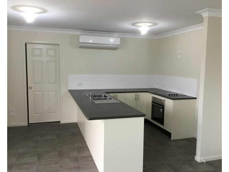 2/8 Brook St, Warwick QLD 4370