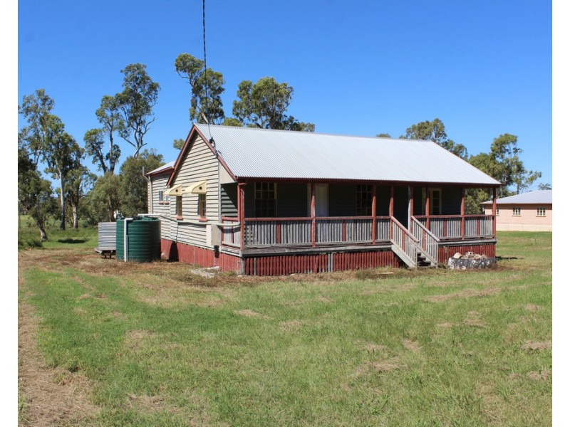 24 and 28 White St, Pratten QLD 4370