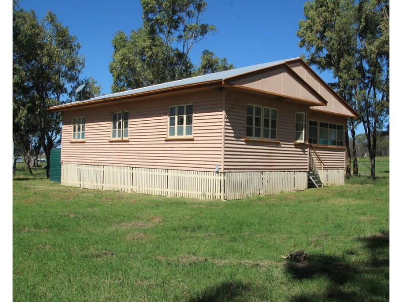 24 and 28 White St, Pratten QLD 4370
