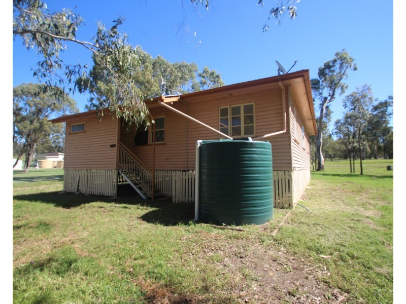 24 and 28 White St, Pratten QLD 4370