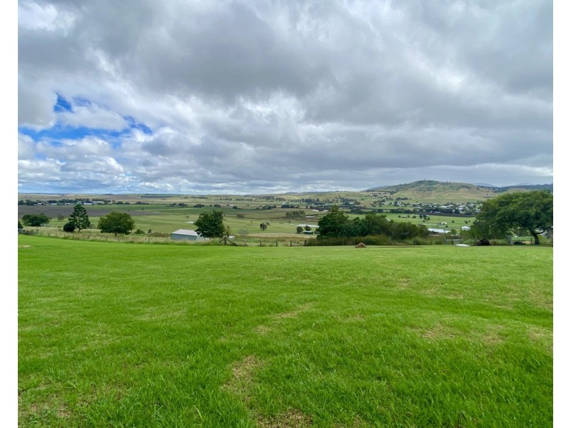 24 Poinsettia Street, Killarney QLD 4373