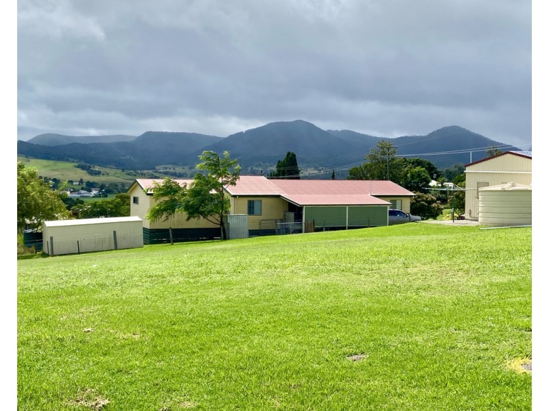 24 Poinsettia Street, Killarney QLD 4373