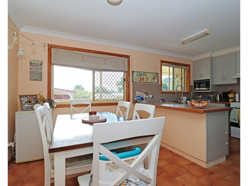 11 Robyn Street, Rosenthal Heights QLD 4370