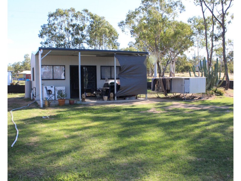 2746 Leyburn Cunningham Rd, Pratten QLD 4370