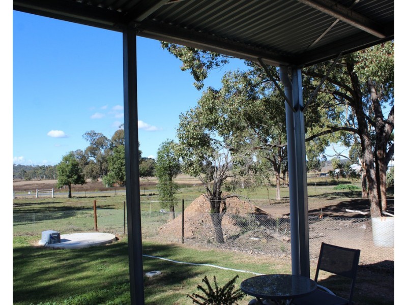 2746 Leyburn Cunningham Rd, Pratten QLD 4370