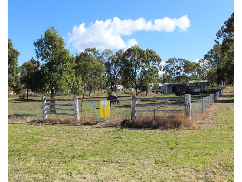 2746 Leyburn Cunningham Rd, Pratten QLD 4370