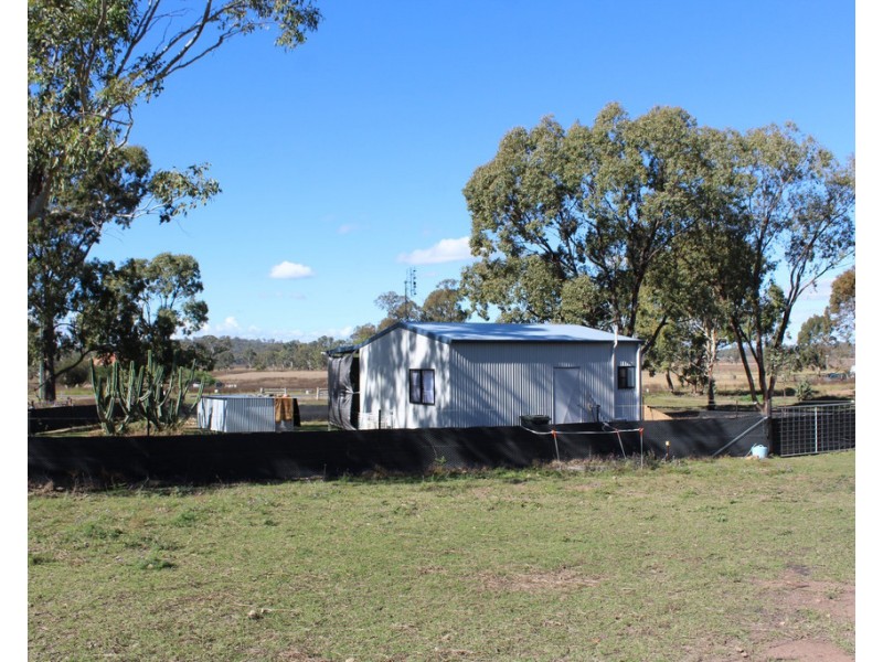 2746 Leyburn Cunningham Rd, Pratten QLD 4370