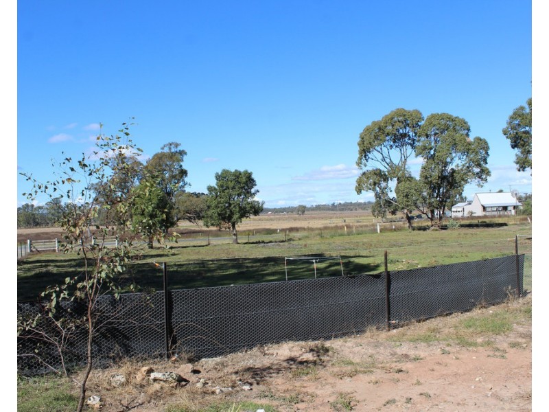 2746 Leyburn Cunningham Rd, Pratten QLD 4370