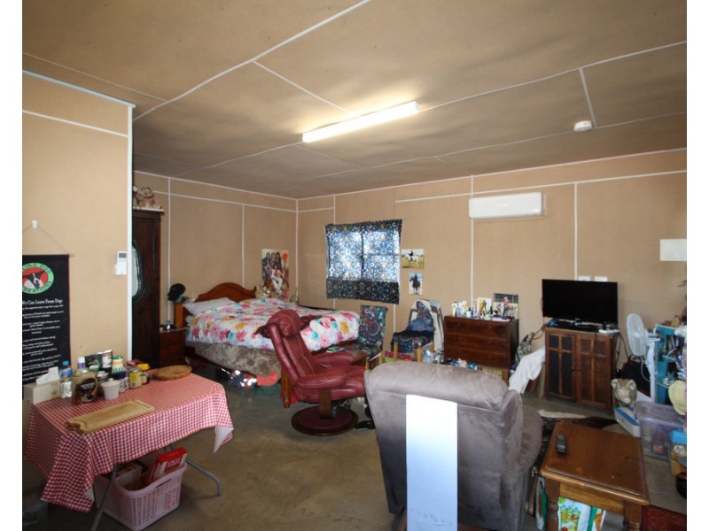 2746 Leyburn Cunningham Rd, Pratten QLD 4370