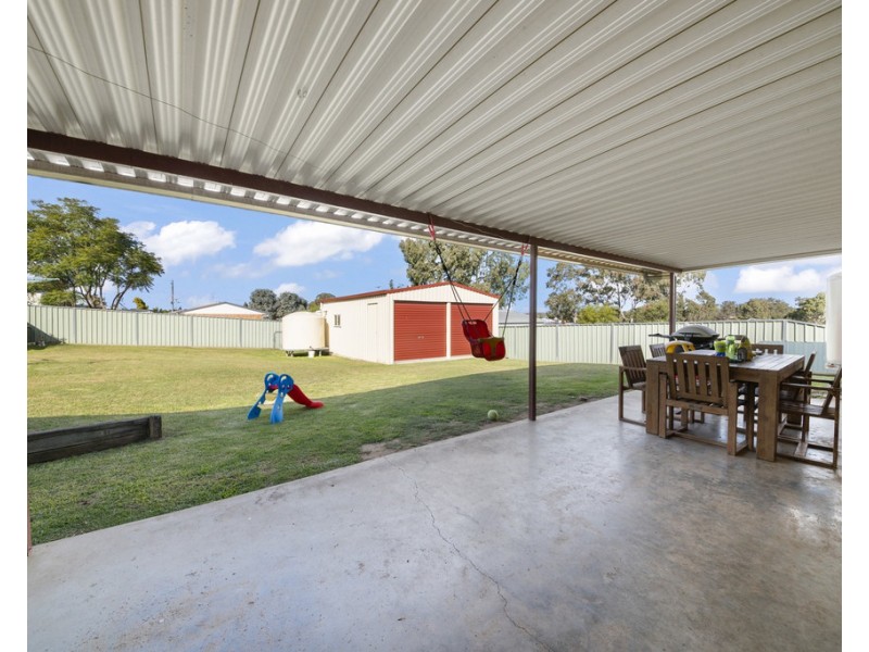 12 Furness Cresent, Warwick QLD 4370