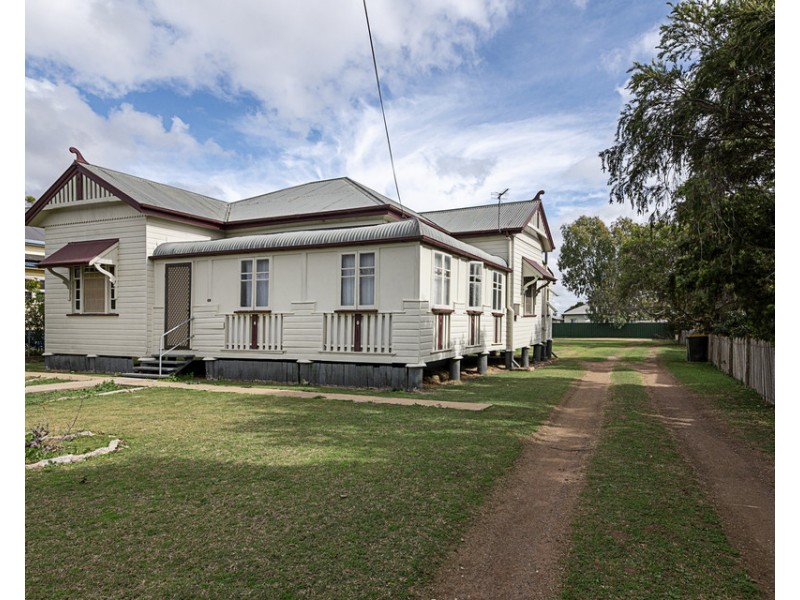 55 Dragon St, Warwick QLD 4370