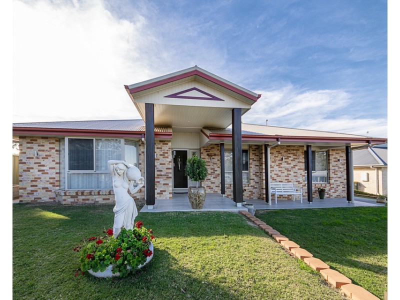 11 Stonewood Crescent, Warwick QLD 4370