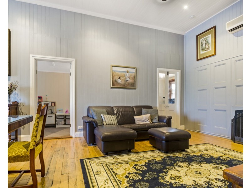 11 Guy Street, Warwick QLD 4370