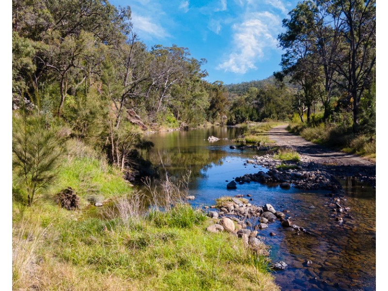 800 Emu Creek Road, Emu Vale QLD 4371