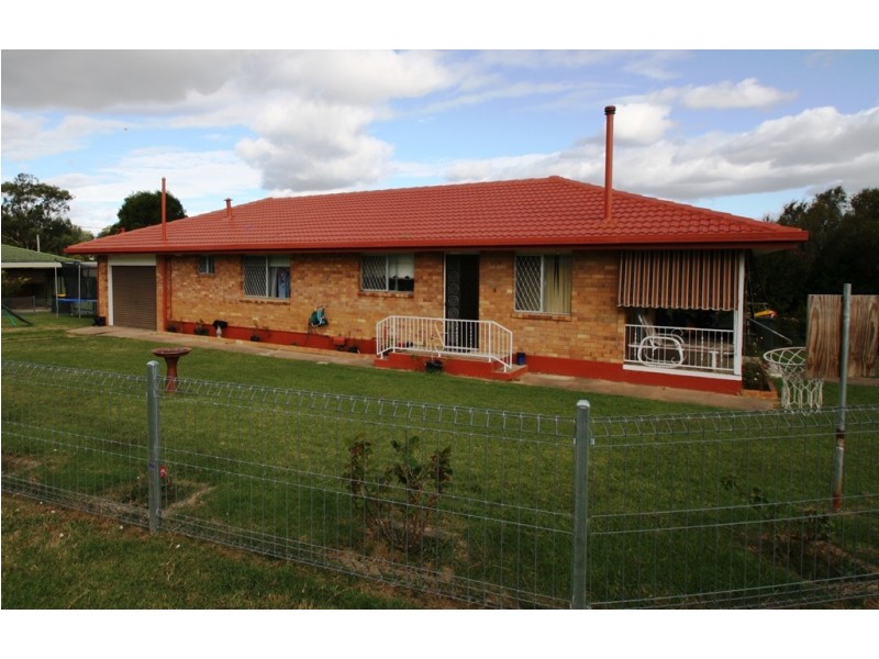 12 Gilbert Crescent, Warwick QLD 4370
