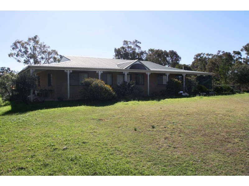 652 Upper Wheatvale Rd, Massie, Warwick QLD 4370