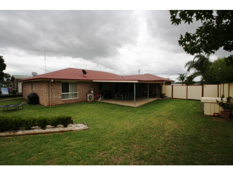 8 Johnson Street, Warwick QLD 4370
