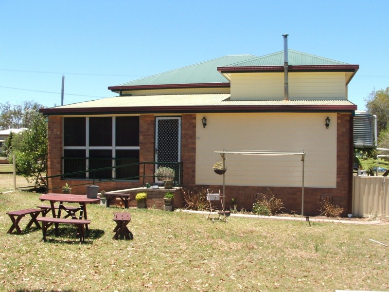 11 Sturt Street, Warwick QLD 4370