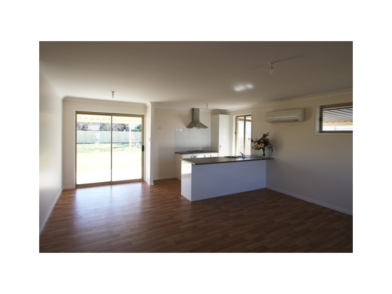 37 Lyons Street, Warwick QLD 4370