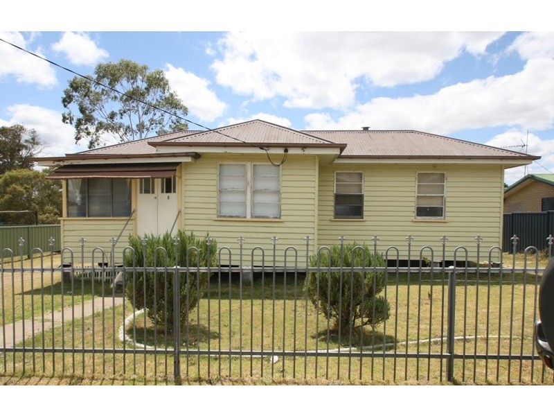 30 Wilga Avenue, Warwick QLD 4370