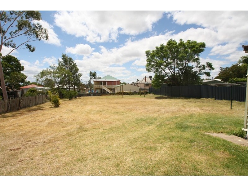 30 Wilga Avenue, Warwick QLD 4370