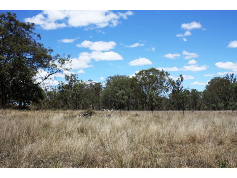 92 Coochie Rd, Dalveen QLD 4374