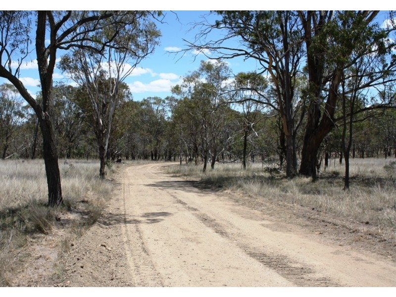 92 Coochie Rd, Dalveen QLD 4374