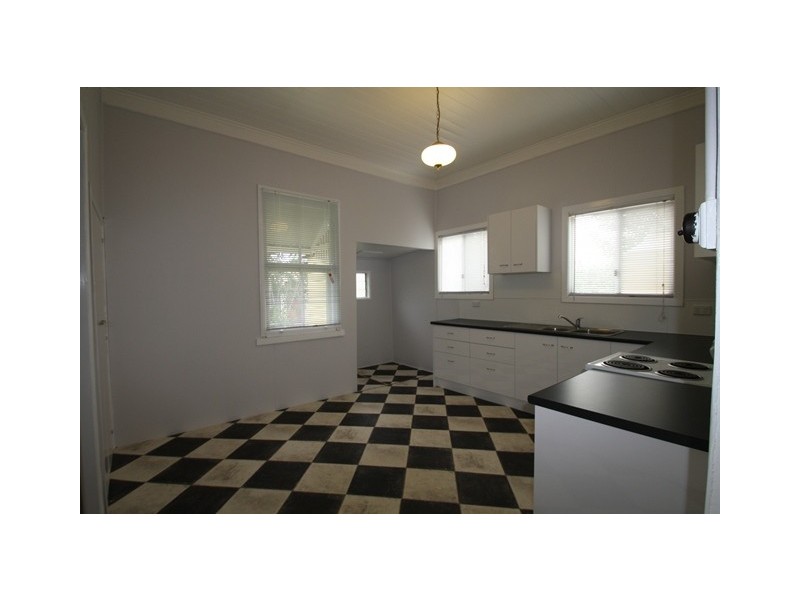 24 Raff Street, Allora QLD 4362