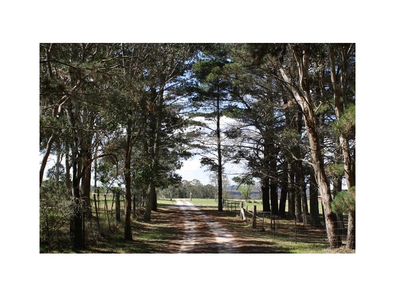 135 Ridge Rd, The Summit QLD 4377