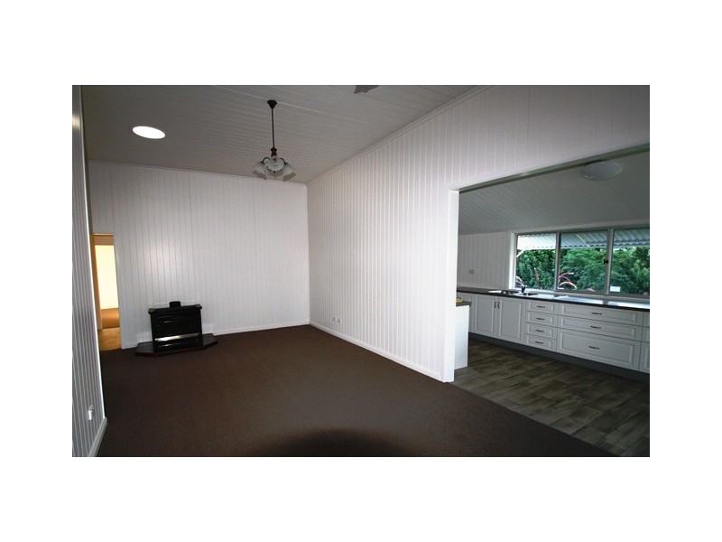 12 William Street, Allora QLD 4362