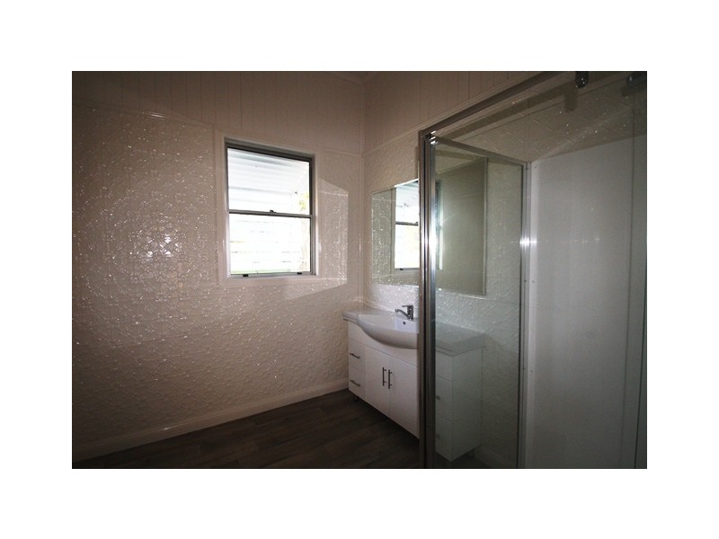 12 William Street, Allora QLD 4362