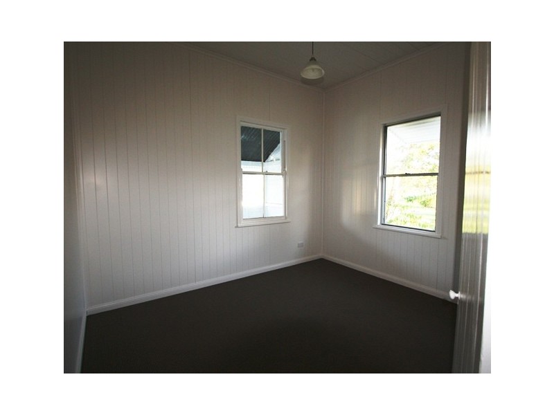 12 William Street, Allora QLD 4362