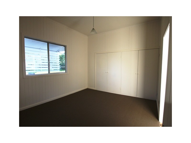 12 William Street, Allora QLD 4362