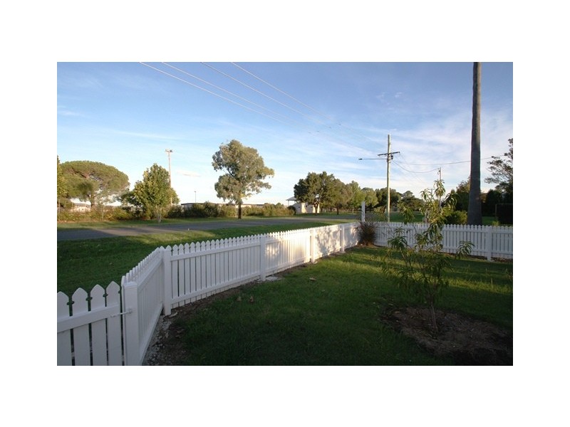 12 William Street, Allora QLD 4362