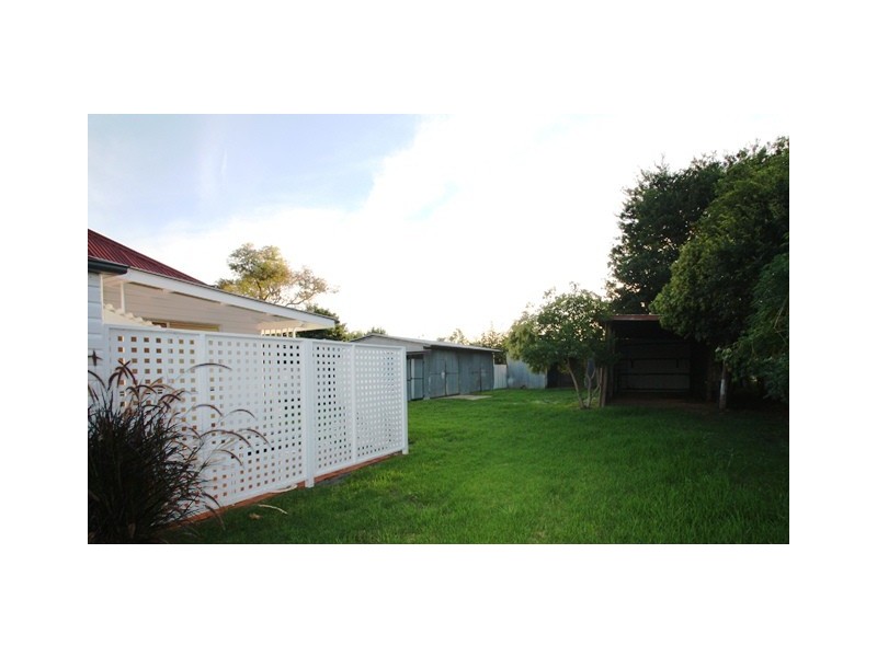 12 William Street, Allora QLD 4362