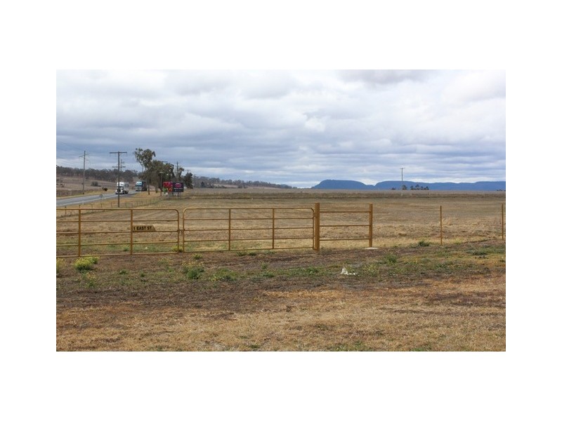 1 East Street, Sladevale QLD 4370