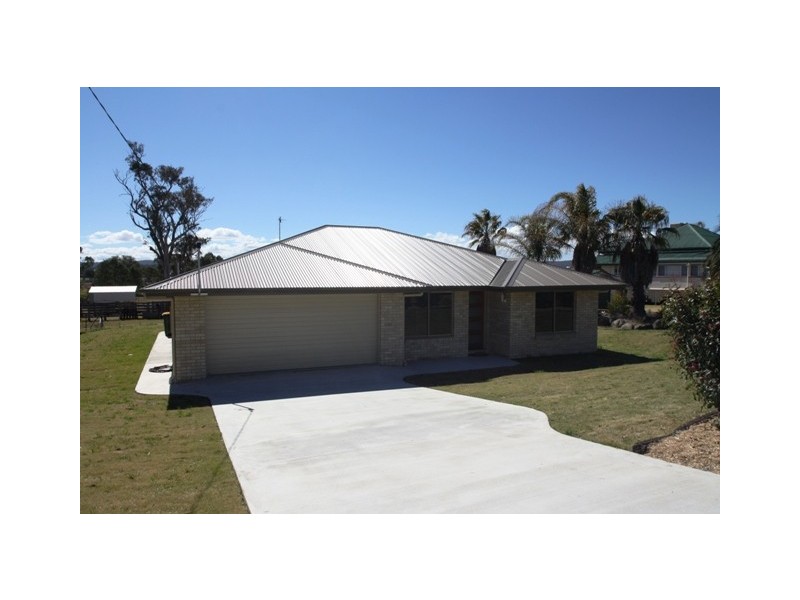 37 Conrad Street, Warwick QLD 4370