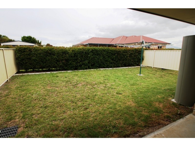 Unit 2/8 Brook Street, Warwick QLD 4370