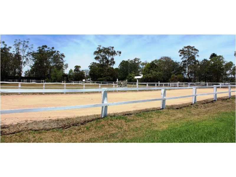 98 Willi St, Rosenthal Heights QLD 4370