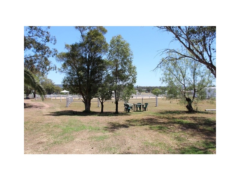 98 Willi St, Rosenthal Heights QLD 4370