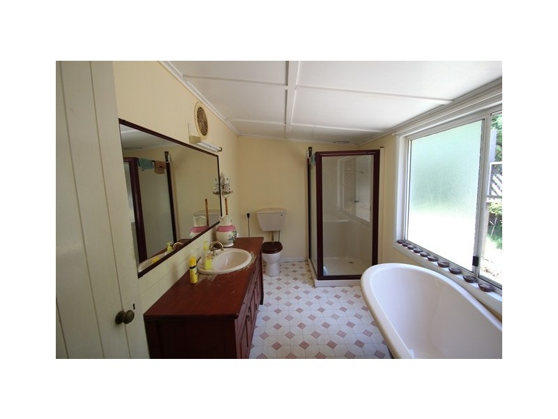 98 Willi St, Rosenthal Heights QLD 4370