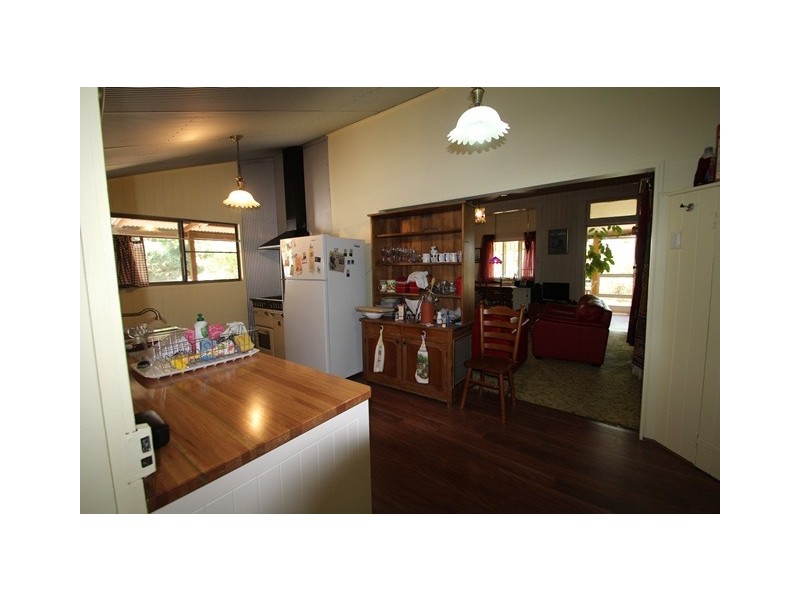 98 Willi St, Rosenthal Heights QLD 4370