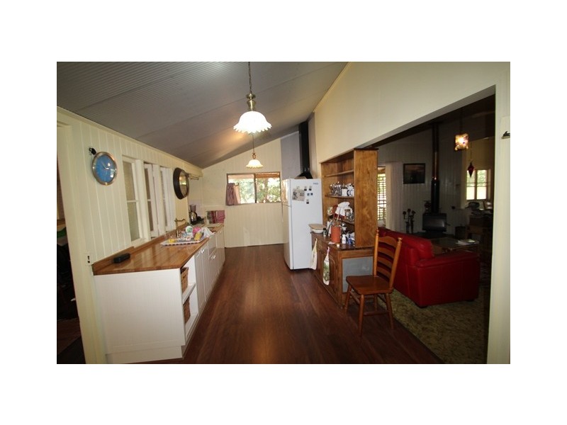 98 Willi St, Rosenthal Heights QLD 4370