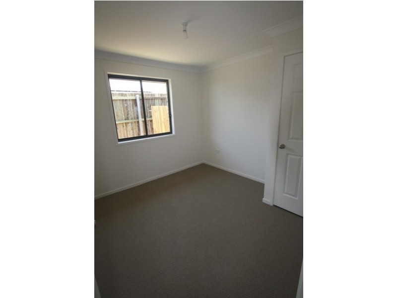 Unit 2 / 26 Capital Drive, Rosenthal Heights QLD 4370