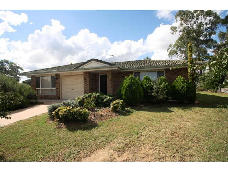 15 Lyons Crescent, Warwick QLD 4370
