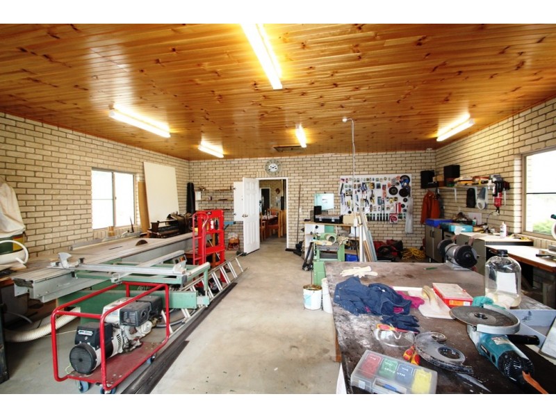 83 Lochiel Rd, Dalveen QLD 4374