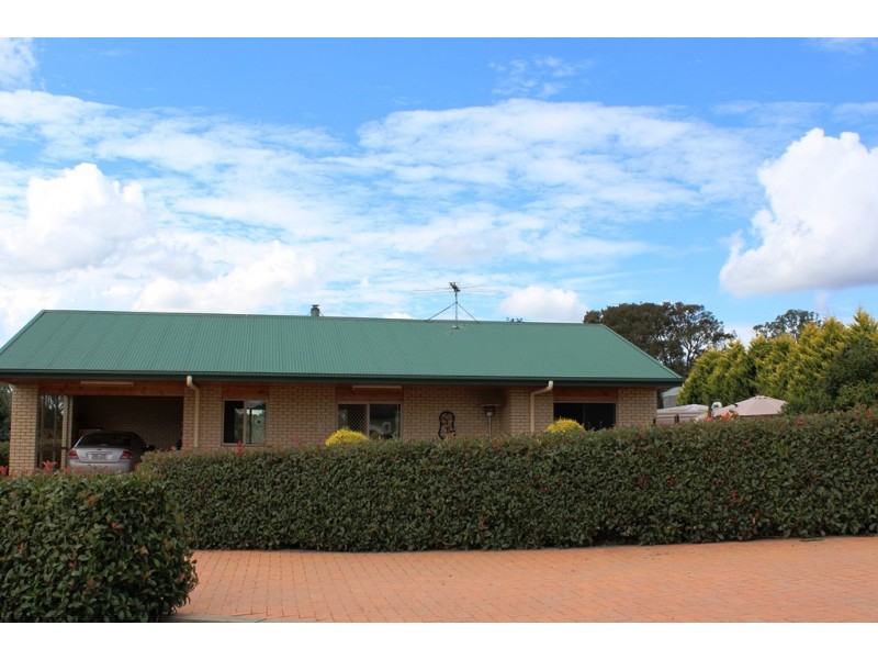 83 Lochiel Rd, Dalveen QLD 4374