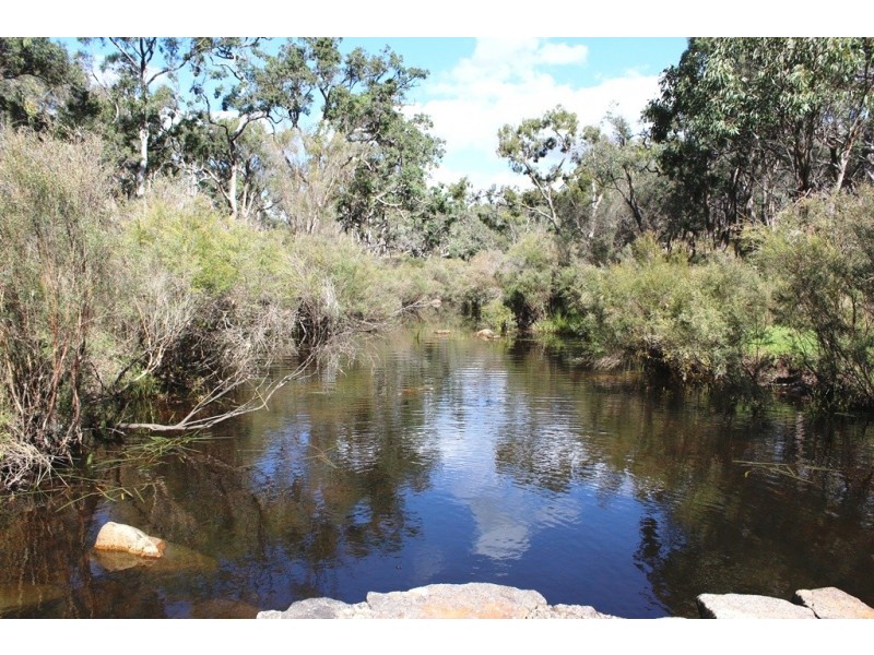 21727 New England Highway, Dalveen QLD 4374
