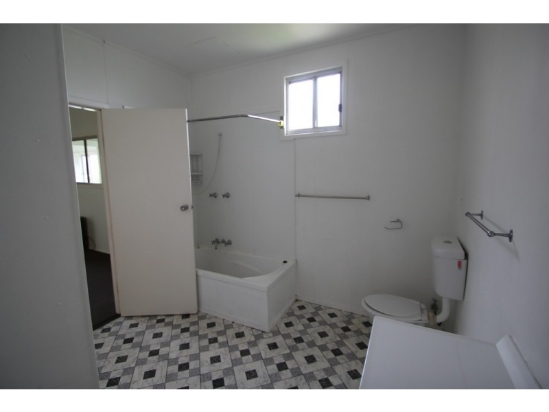 27 Pine Street, Killarney QLD 4373