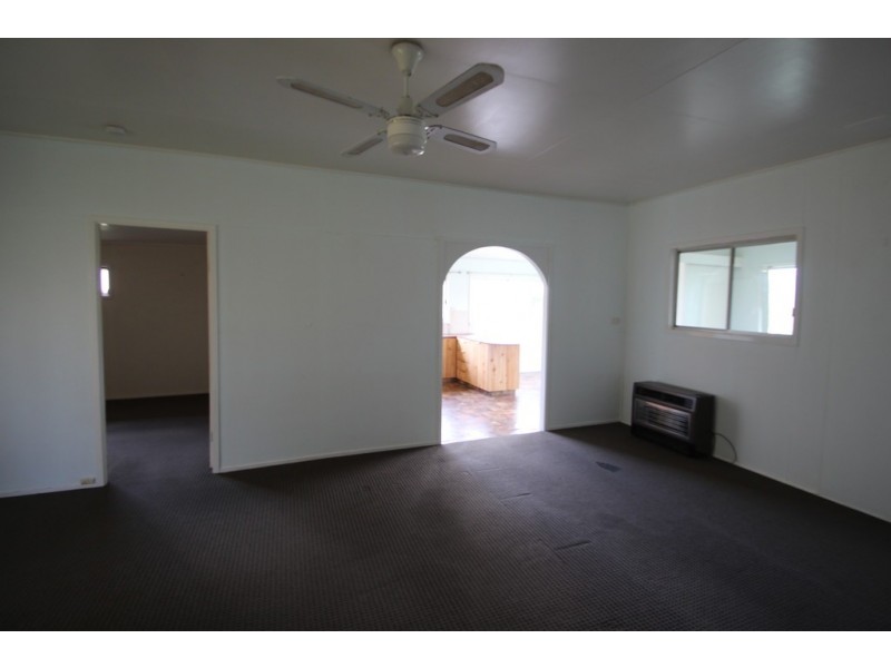 27 Pine Street, Killarney QLD 4373